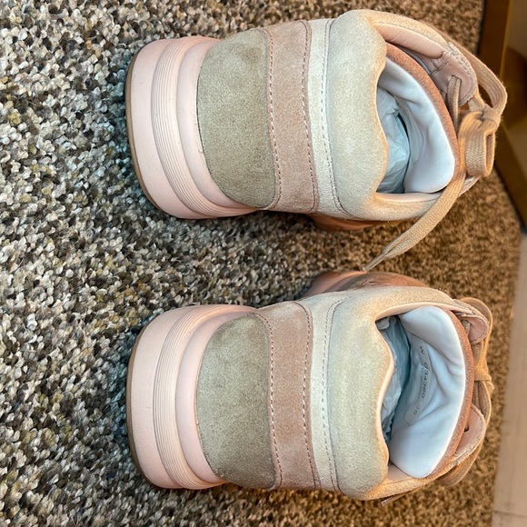 Chanel PINK & Tan 2019 Interlocking CC Logo Sneakers Size 39 - Picture 5 of 7